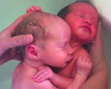 Twins Mimic Life In The Womb During Bath!